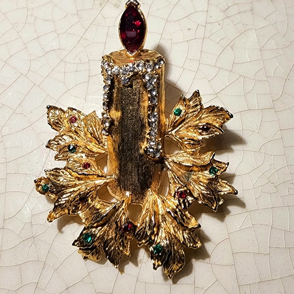 Vintage high designed holiday gold candle  stone flame and winter leaves brooch - Picture 6 of 12